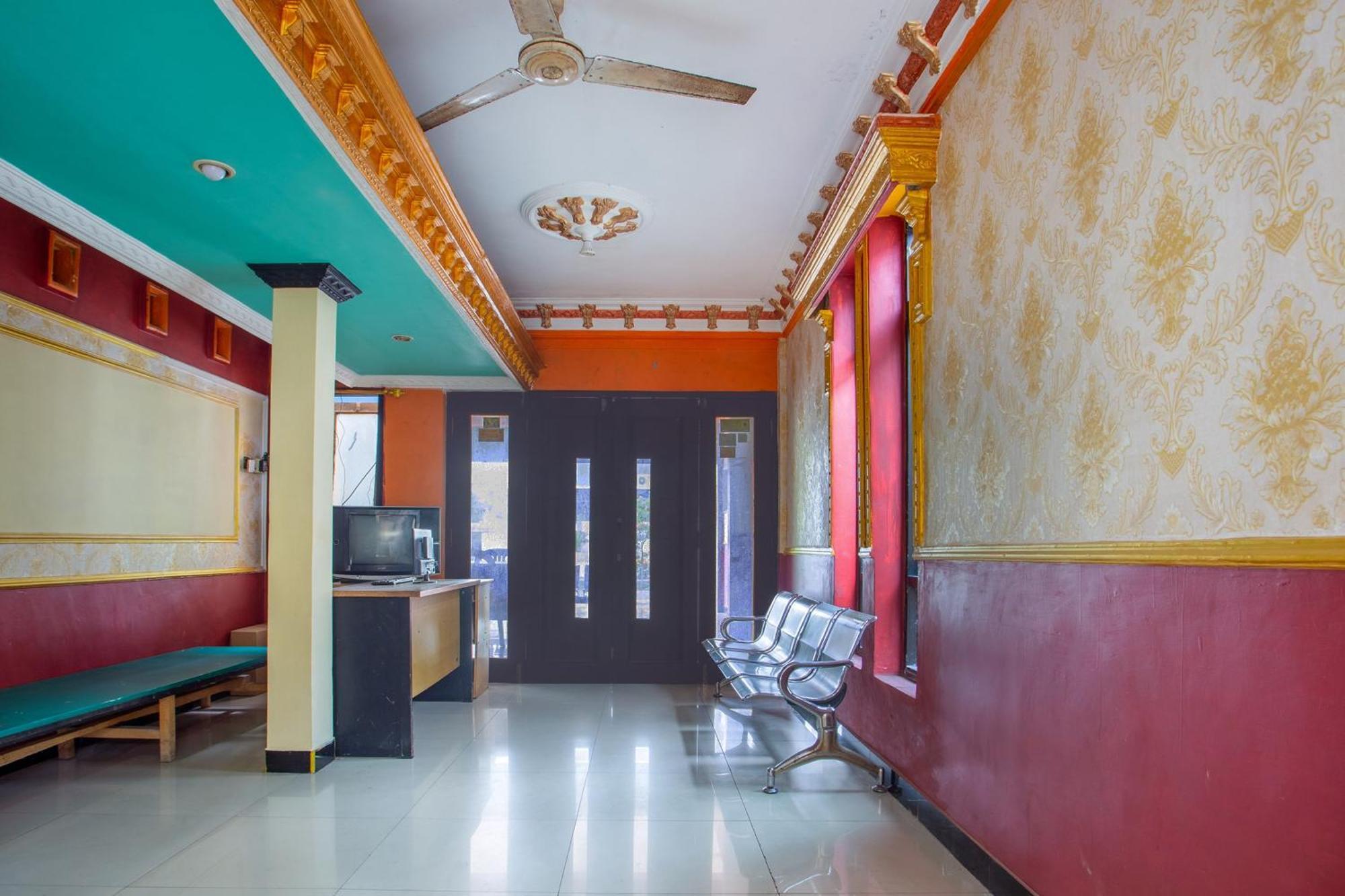 Hotel Spot On 2473 Buana Jaya