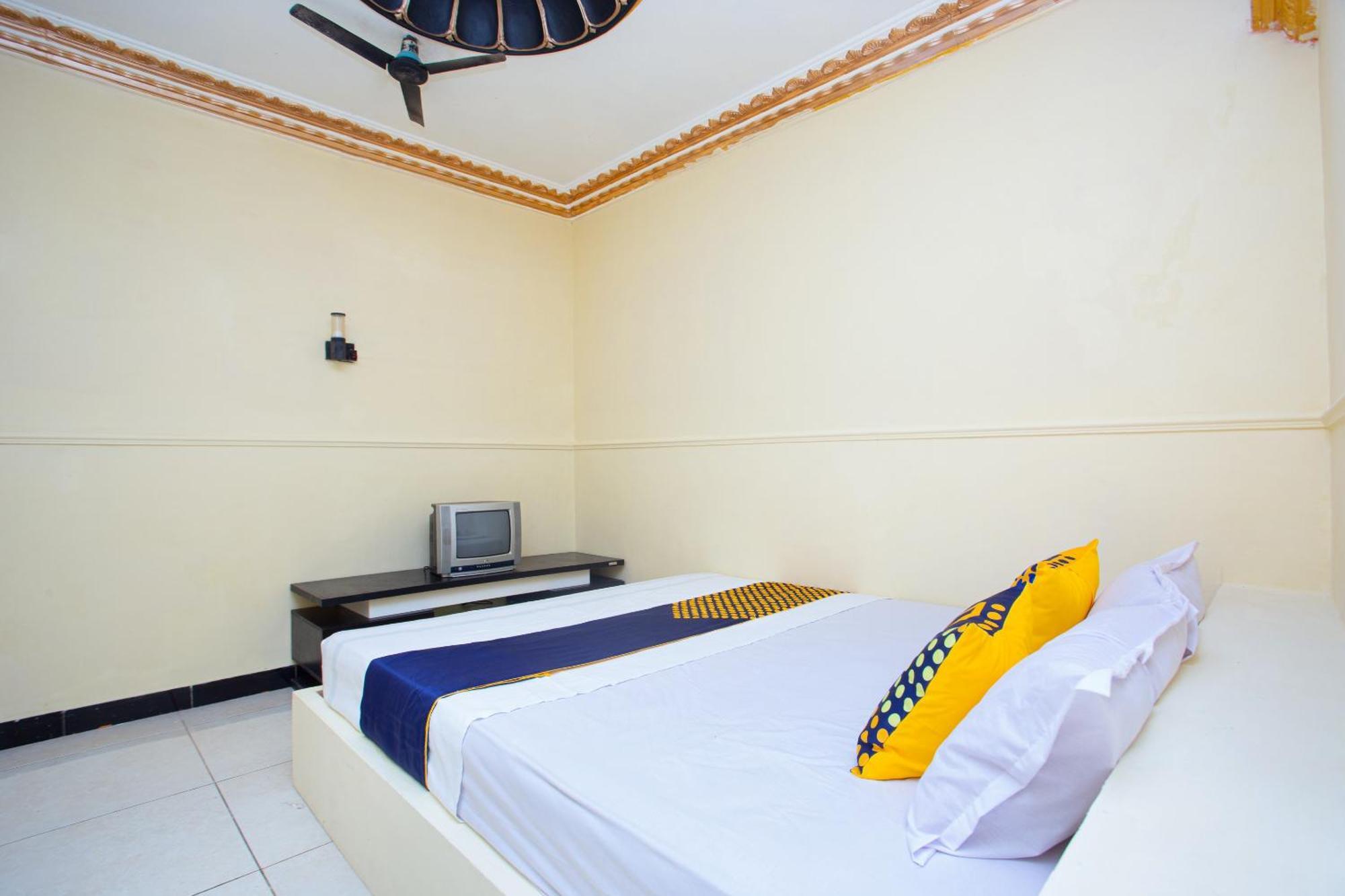 Spot On 2473 Buana Jaya Hotel 2*